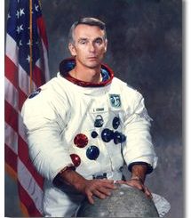指挥官尤金·塞尔南（COMMANDER EUGENE CERNAN）